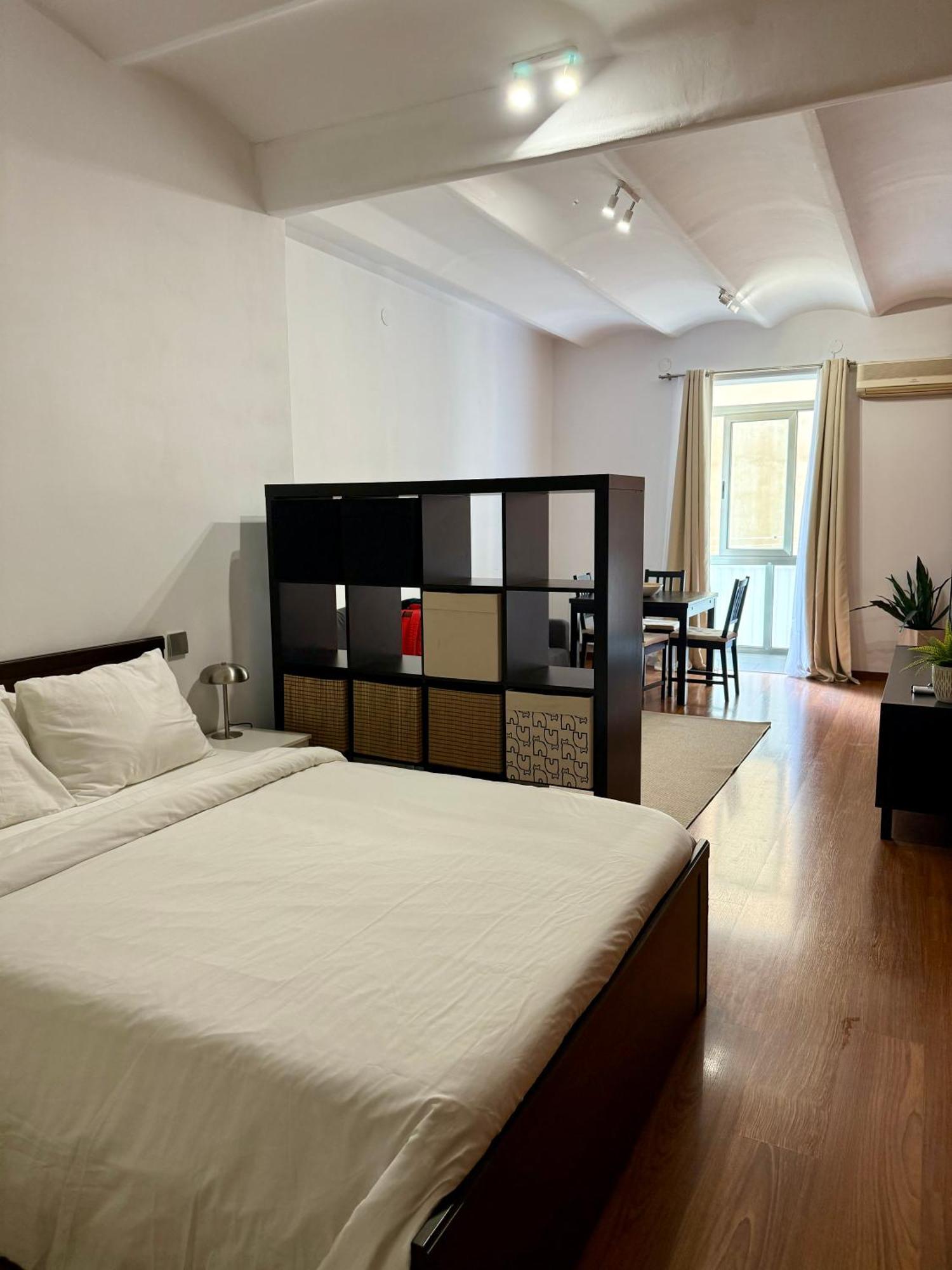 Newly Renovated Stylish Eixample - Great Location 巴塞罗那 外观 照片